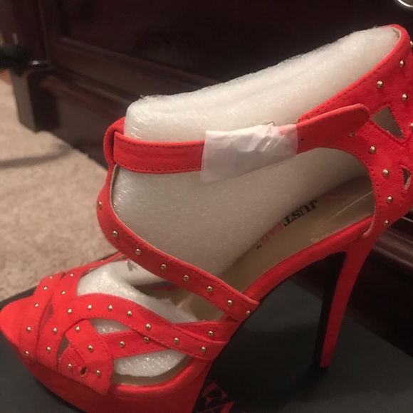 Red peep toe pumps - Picture 2 of 7